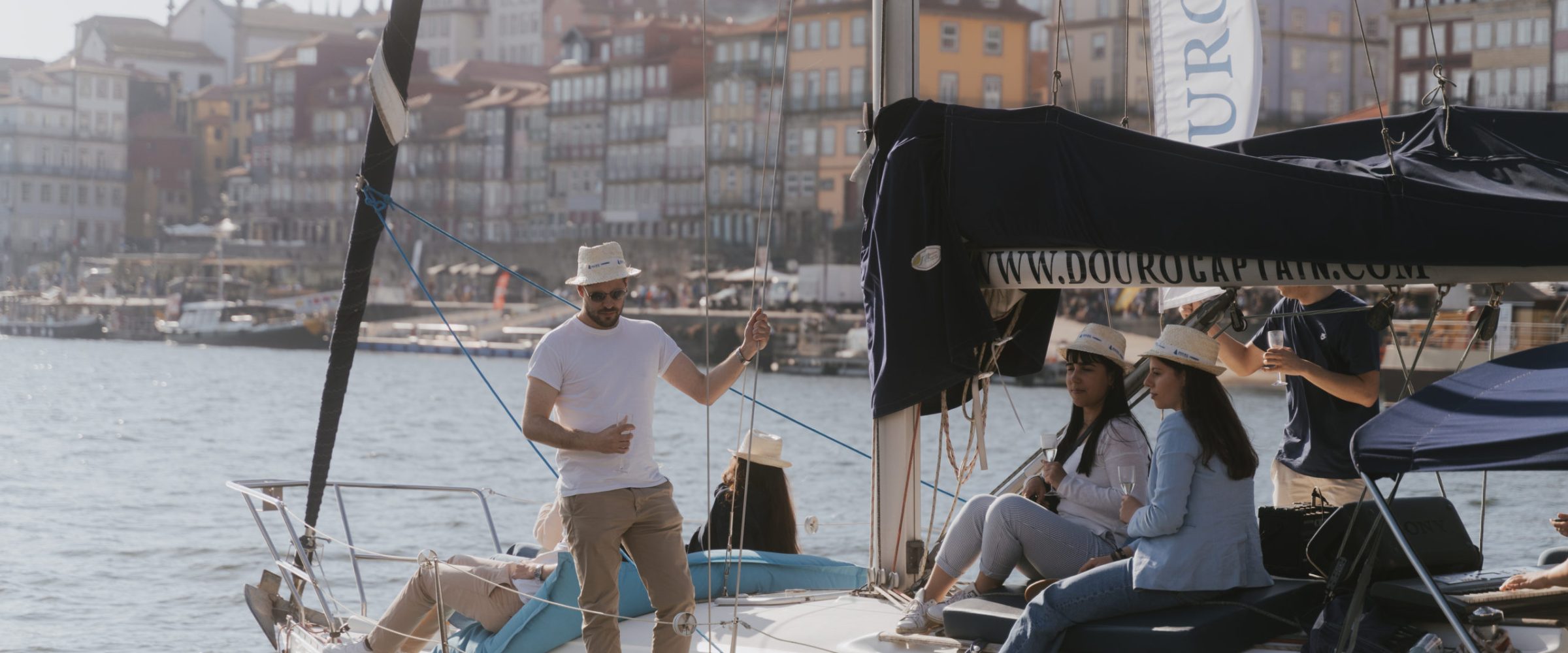 Douro Captain with clients on board