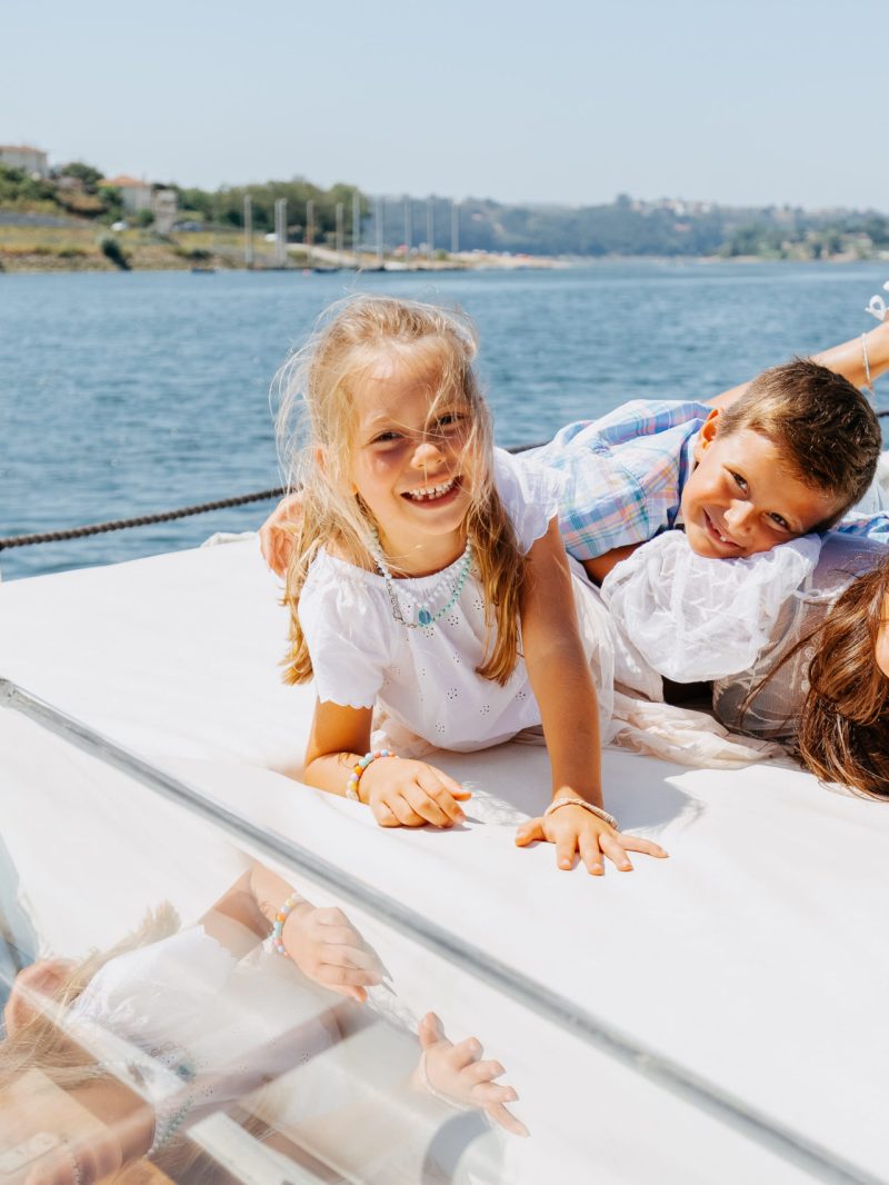 children aboard willow rio douro porto