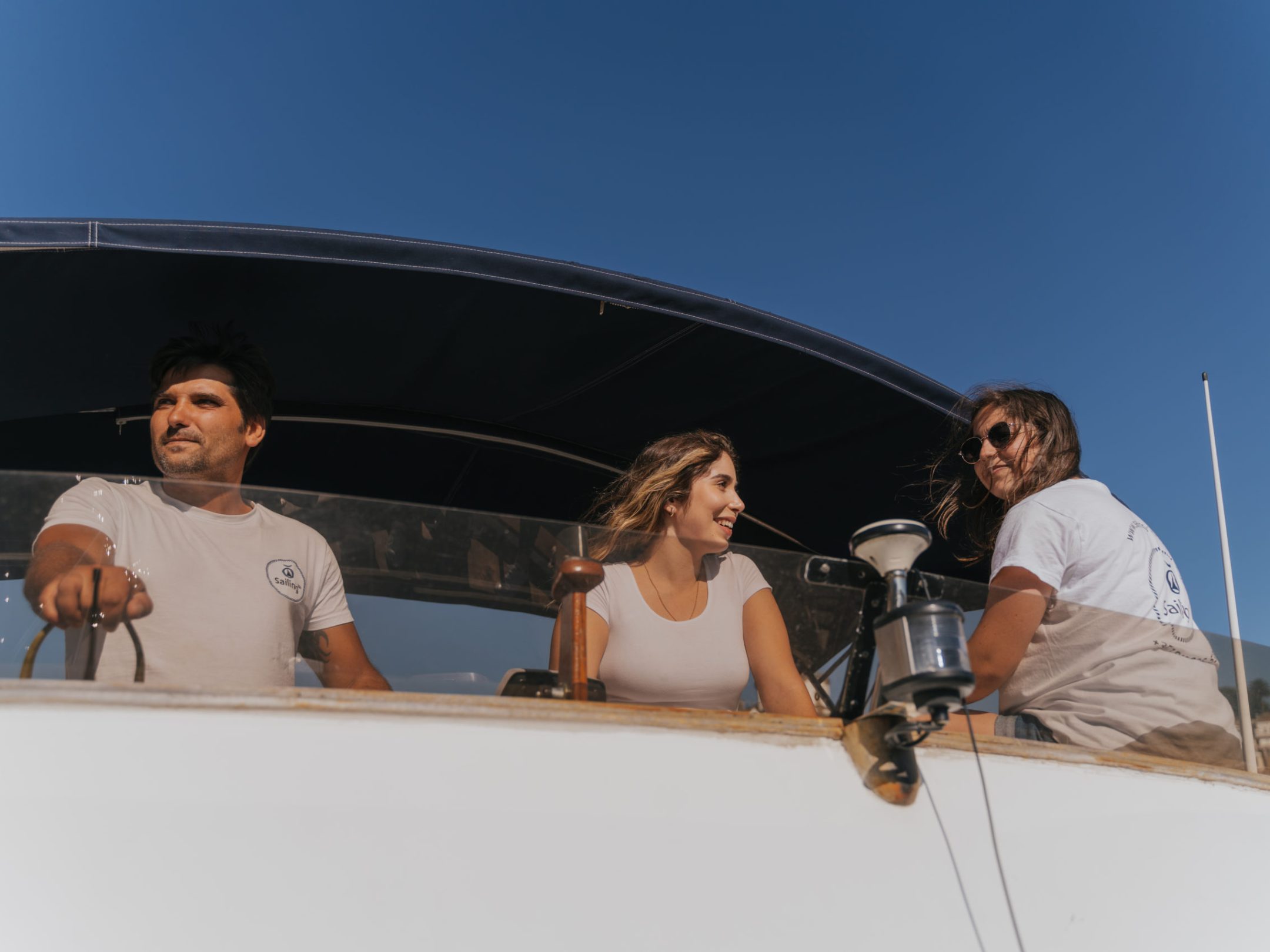 Equipa da Sailing 360 especialista em passeios de barco pelo rio douro