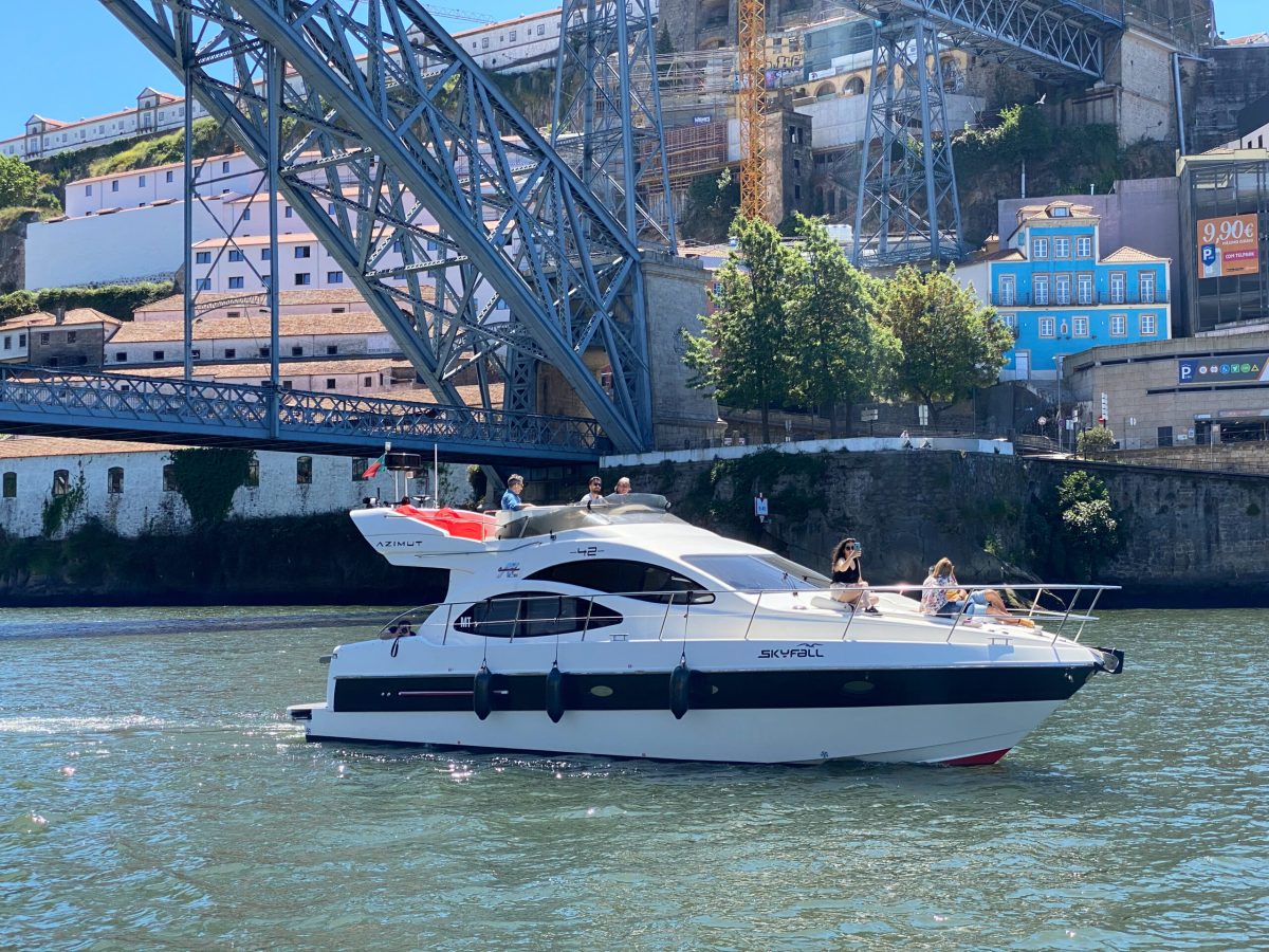 Yacht Skyfall in Douro River, Oporto