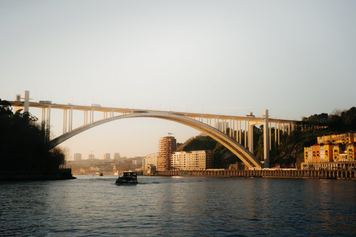 Ponte da Arrábida sobre o Rio Douro