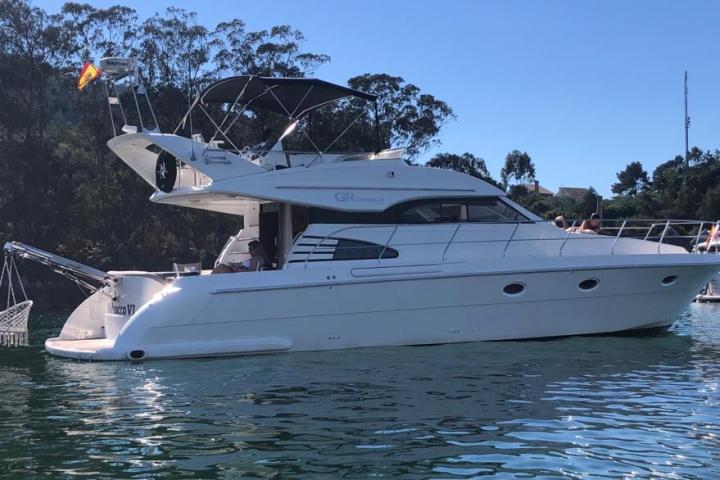 a small boat in a body of water