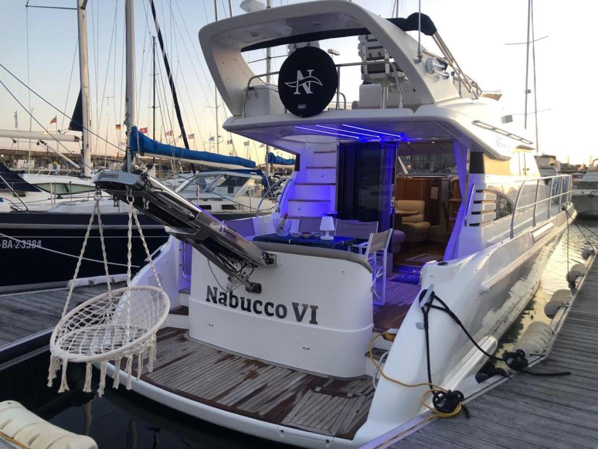 a boat that is sitting on a dock