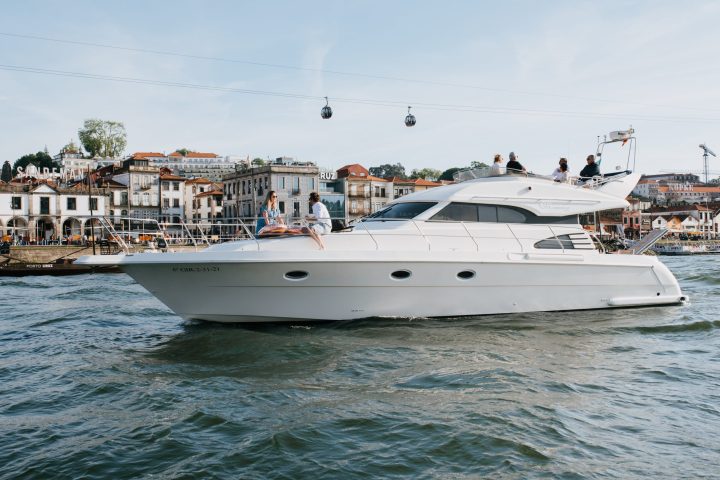 Premium Yacht in the Douro River, Oporto