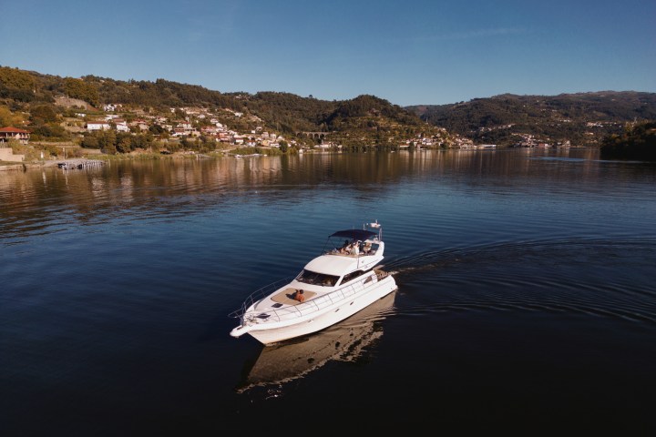 a small boat in a body of water